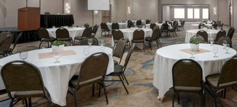 奥什科什万豪海滨酒店及会议中心(Oshkosh Marriott Waterfront Hotel & Convention Center)图片