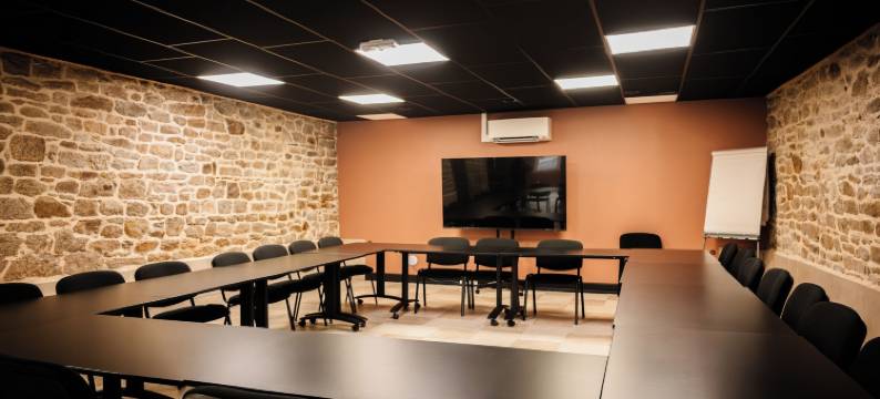 干贡艾里维布莉特酒店(Brit Hotel l'Arrivée Guingamp)图片