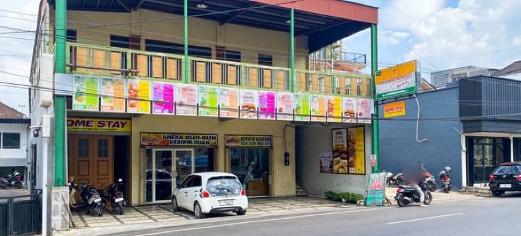 林巴库RedPartner巴图阿隆阿隆广场伊斯兰教法民宿(Rimbaku Homestay Syariah near Alun Alun Batu RedPartner)图片