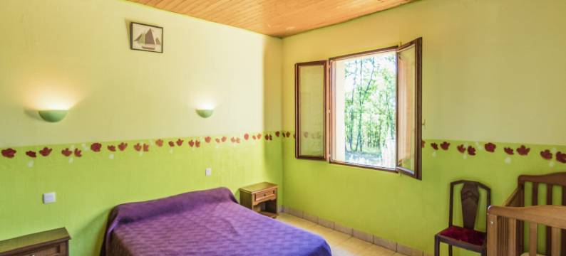 Quiet holiday home with shared pool图片