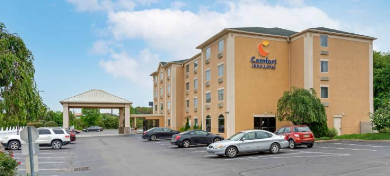 威尔克斯巴里竞技场舒适套房酒店(Comfort Inn & Suites Wilkes Barre - Arena)图片