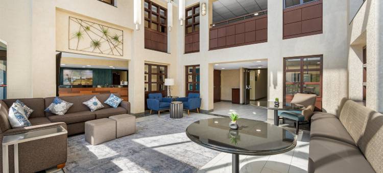 印第安纳波利斯北金字塔贝斯特韦斯特优质酒店(Best Western Plus Indianapolis North at Pyramids)图片