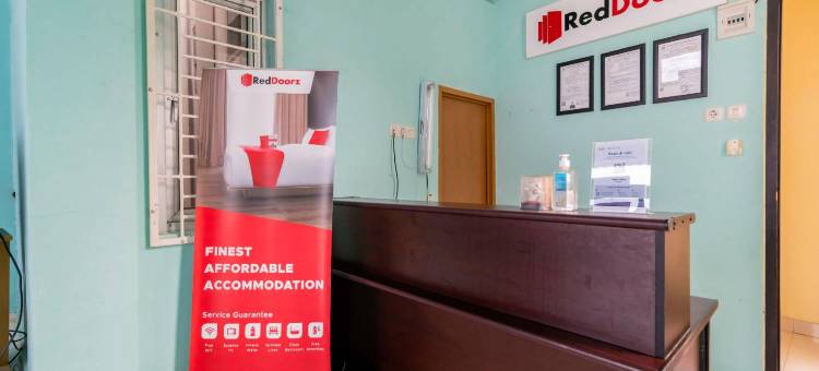 巨港OPI购物中心红多兹酒店2(RedDoorz Near Opi Mall Palembang 2)图片