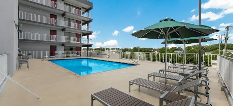 红屋顶PLUS+及套房维吉尼亚海滩-海滨(Red Roof Plus+ & Suites Virginia Beach - Seaside)图片