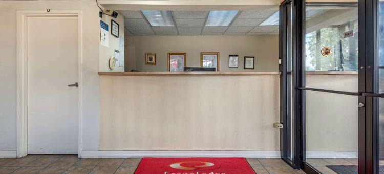 德威特 I-90 伊克诺旅馆(Econo Lodge Dewitt I-90)图片