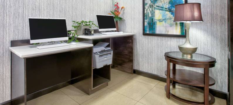 小石城布莱恩特拉昆塔温德姆套房酒店(La Quinta Inn & Suites by Wyndham Little Rock - Bryant)图片