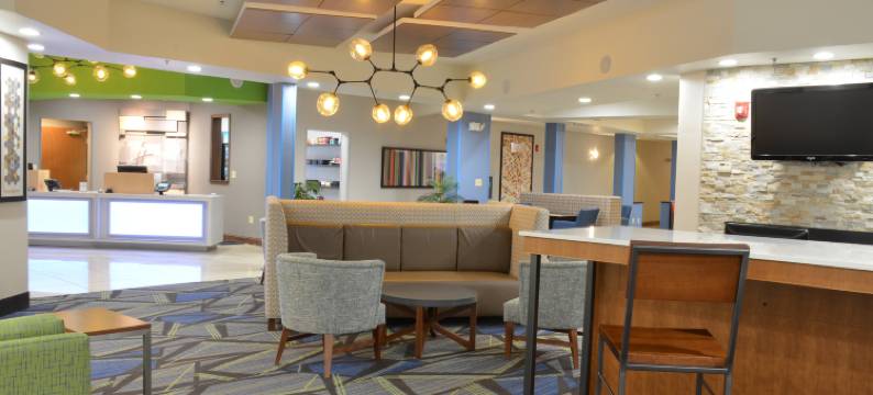 Holiday Inn Express 滑铁卢的雪松瀑布 by IHG(Holiday Inn Express WATERLOO-CEDAR FALLS by IHG)图片