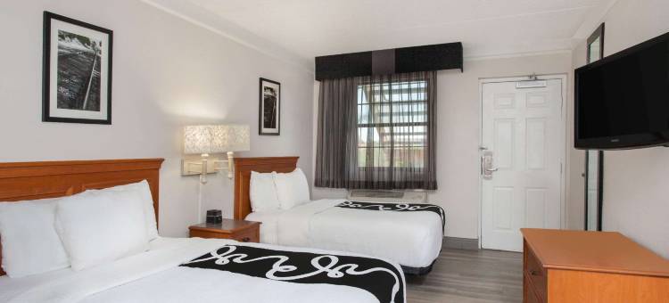 迈尔斯堡中心温德姆贝蒙特酒店(Baymont by Wyndham Fort Myers Central)图片