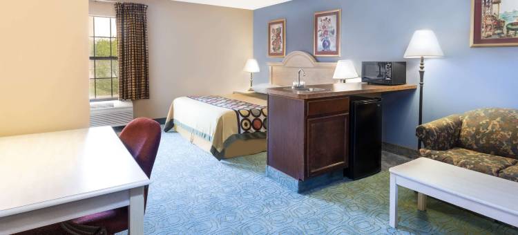 弗里波特温德姆速8酒店(Super 8 by Wyndham Freeport)图片