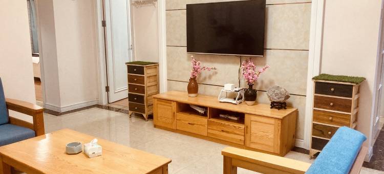 疯丫头贵安名宿公寓(贵江路分店)图片