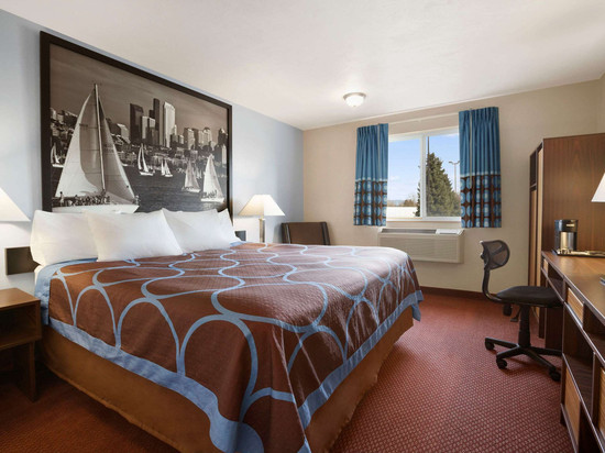 贝灵汉机场-芬代尔温德姆速8酒店