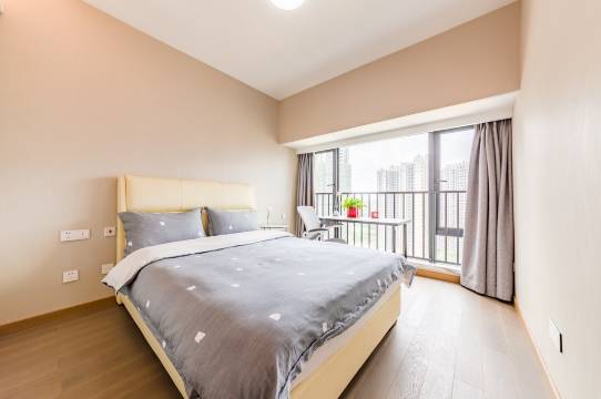 Lee爱旅有屋公寓(龙华人民路分店)