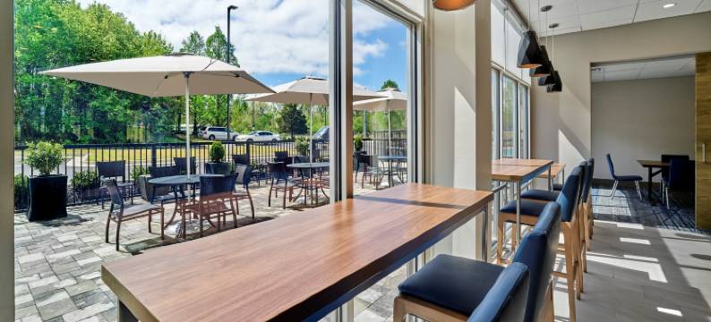 亨茨维尔航天中心洲际智选假日套房酒店(Holiday Inn Express & Suites HUNTSVILLE – SPACE CENTER by IHG)图片