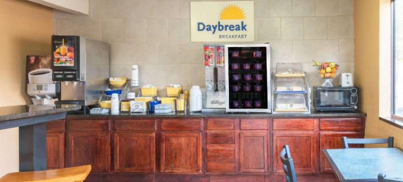 鲁伊多索唐斯戴斯酒店(Days Inn by Wyndham Ruidoso Downs)图片