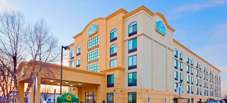 花园市拉昆塔温德姆套房酒店(La Quinta Inn & Suites by Wyndham Garden City)图片