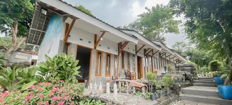 城市景观酒店D'菠萝别墅-奇亚特-由红门酒店管理(Urbanview Hotel d'Pineapple Villa Ciater by RedDoorz)图片