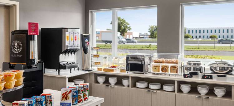 Microtel Inn & Suites Montreal Airport-Dorval QC图片