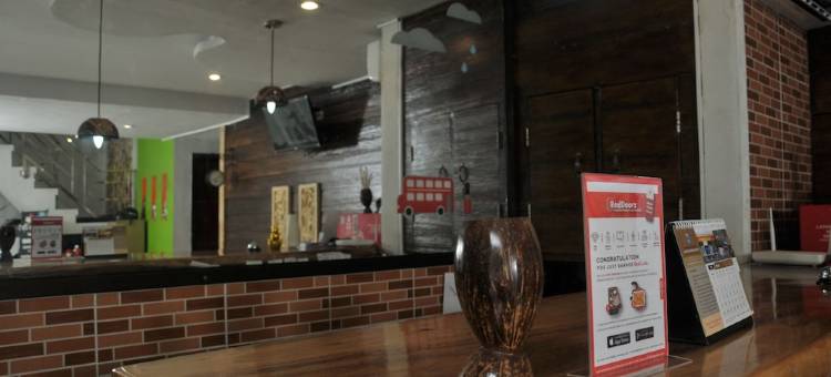 札克拉玛格拉瑞德多兹普拉斯酒店(RedDoorz Plus @ Cakranegara)图片