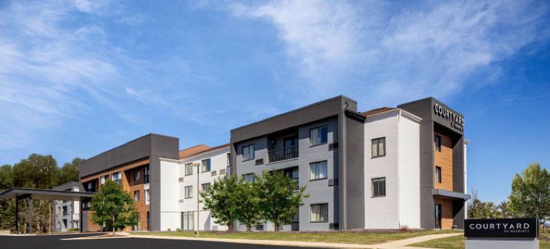 底特律布莱顿万怡酒店(Courtyard Detroit Brighton)图片