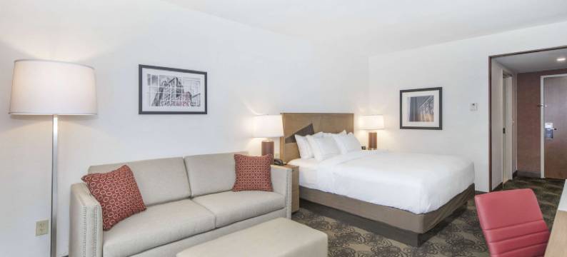 卡瑞罗利希尔顿逸林酒店(DoubleTree by Hilton Hotel Raleigh - Cary)图片