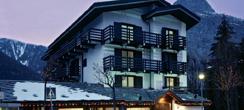 居美奥克斯库马耶酒店(Hotel les Jumeaux Courmayeur)图片