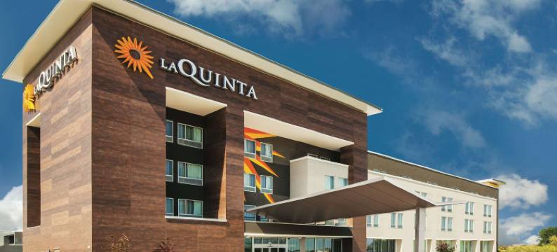 威奇托东北拉昆塔温德姆套房酒店(La Quinta Inn & Suites by Wyndham Wichita Northeast)图片