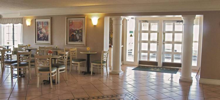 阿尔伯克基机场拉昆塔温德姆酒店(La Quinta Inn by Wyndham Albuquerque Airport)图片