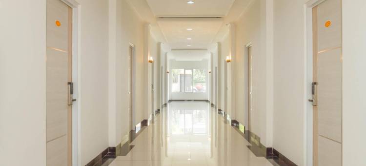 瑞德多兹普拉斯酒店 - 近吉坦宁格城镇广场 2(RedDoorz Plus Near Jatinangor Town Square 2)图片