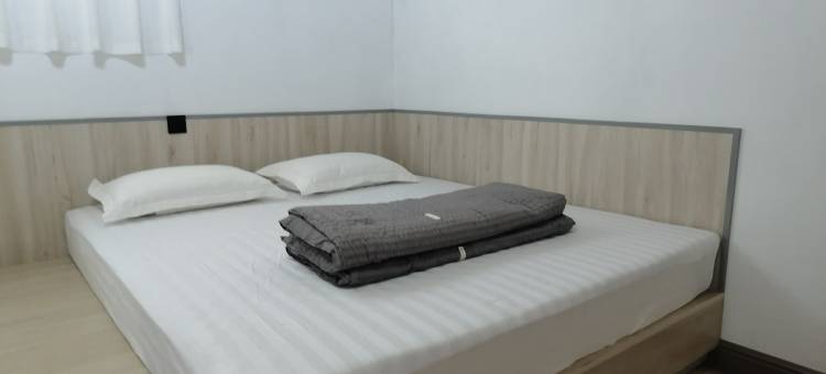 鑫水岸深海猎人客舍公寓(月亮湾路分店)图片