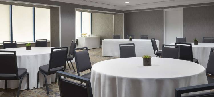 北多伦多派克威贝斯特韦斯特酒店(Best Western Parkway Hotel Toronto North)图片