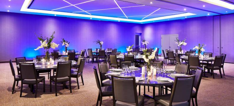 拉加尔托唐尼SpringHill Suites酒店(SpringHill Suites Los Angeles Downey)图片