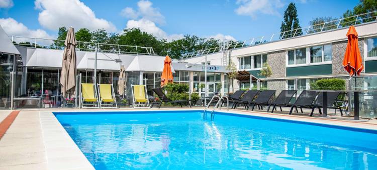 诺富特埃夫里库尔库罗讷酒店(Novotel Évry-Courcouronnes)图片
