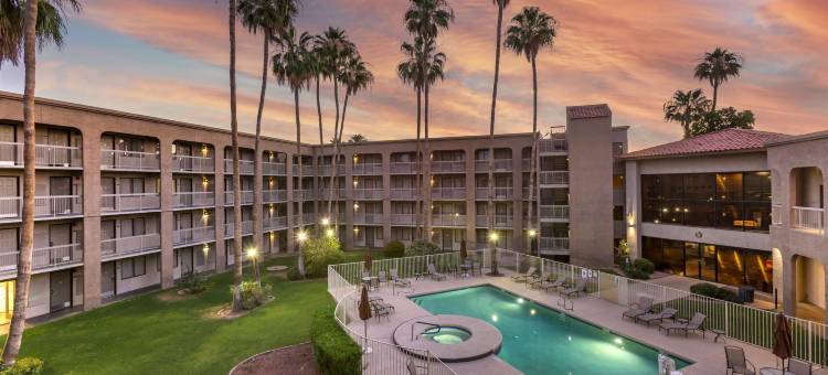 斯科特斯德雷鸟贝斯特韦斯特优质套房酒店(Best Western Plus Scottsdale Thunderbird Suites)图片