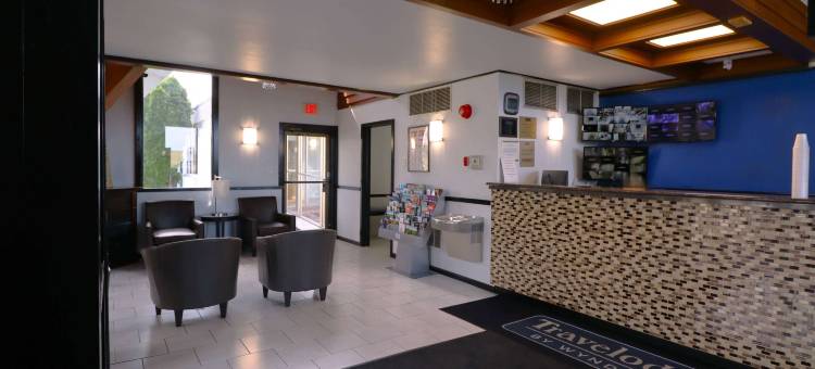 密尔沃基机场酒店(Travelodge by Wyndham Milwaukee)图片