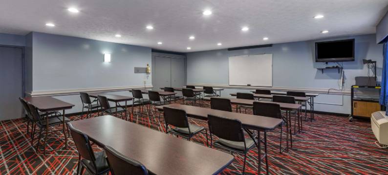 品质酒店-奥斯汀镇-扬斯敦西部(Quality Inn Austintown-Youngstown West)图片