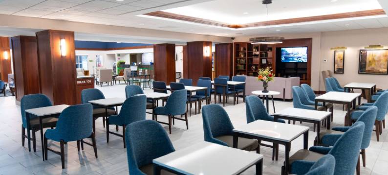 班诺克迪尔菲尔德拉昆塔温德姆套房酒店(La Quinta Inn & Suites by Wyndham Bannockburn-Deerfield)图片