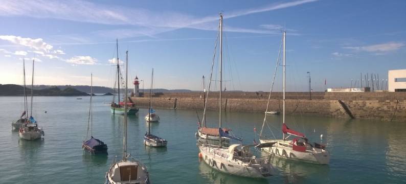 Seaside house with private pool图片