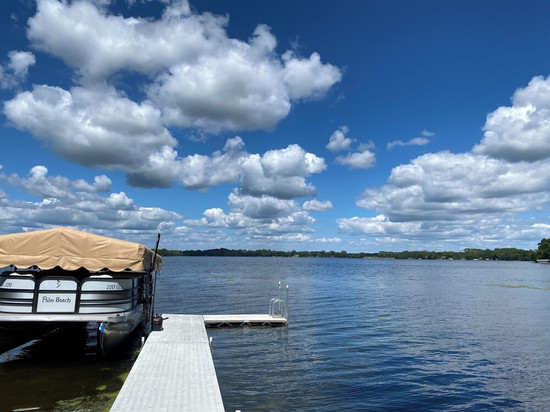 Beautiful Lake Manuella home, perfect for families!  Relax, fish, swim, boat.