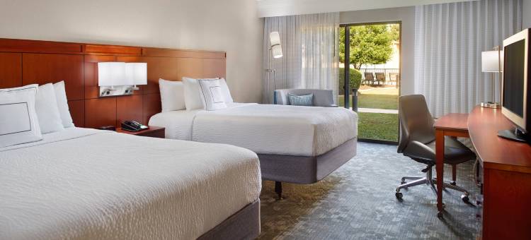 费耶特维尔万怡酒店(Courtyard Fayetteville)图片