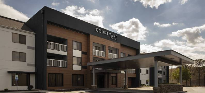 印第安纳波利斯西北万怡酒店(Courtyard Indianapolis Northwest)图片