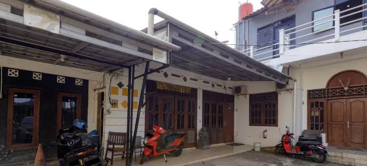 红多兹Plus酒店-近茨布布尔主题公园2号(RedDoorz Plus Near Trans Studio Cibubur 2)图片