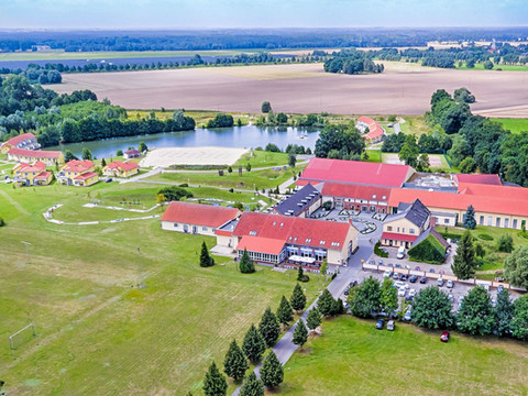 诺伊尔亨宁斯霍夫运动康体度假酒店