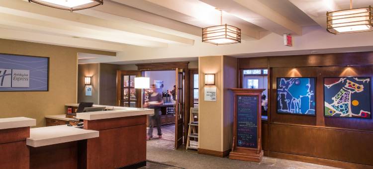 特朗布朗特智选假日套房酒店(Holiday Inn Express & Suites Tremblant)图片