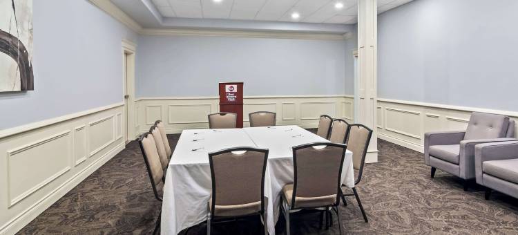 匹特草原贝斯特韦斯特优质套房酒店(Best Western Plus Pitt Meadows Inn  Suites)图片