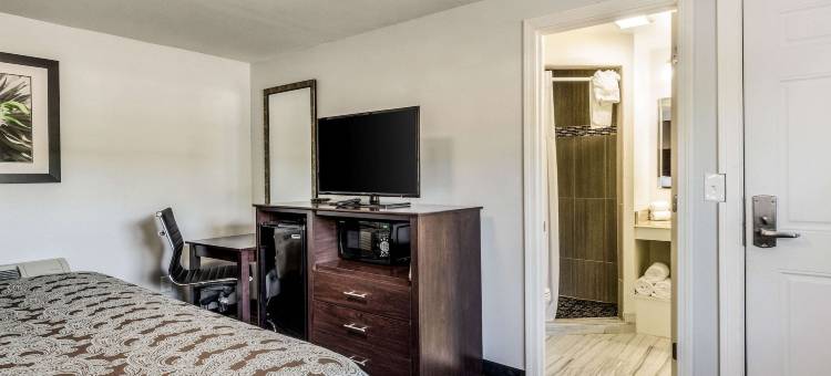 米德尔伯勒普利茅斯罗德威旅馆(Rodeway Inn Middleboro-Plymouth)图片