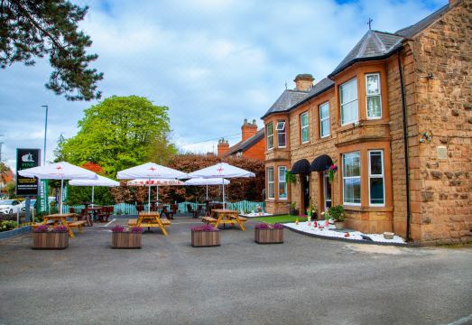 Pine Lodge Hotel & Restaurant Mansfield Hotel Overview