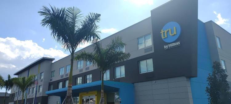 布雷登顿I-75希尔顿特鲁酒店(Tru by Hilton Bradenton I-75)图片