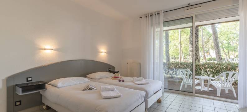 阿祖雷亚龙瑟莱班酒店(Azureva Ronce les Bains)图片