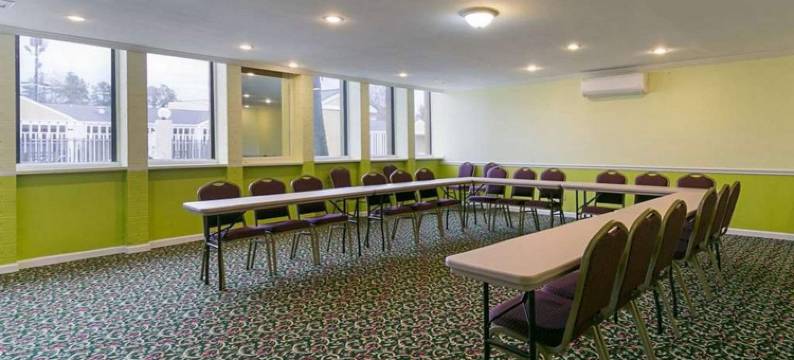 罗德威套房酒店(Rodeway Inn & Suites)图片