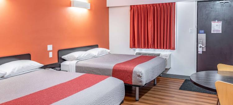 卑诗省纳尔逊堡 6 号汽车旅馆(Motel 6 Fort Nelson, BC)图片